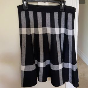 Garcia black and white plaid skirt